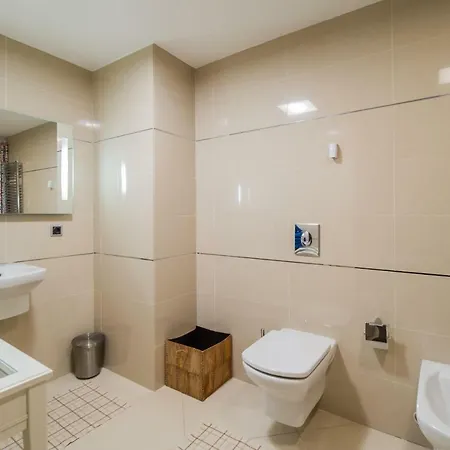 Charming 3-bedroom דירה פויאנה ברשוב